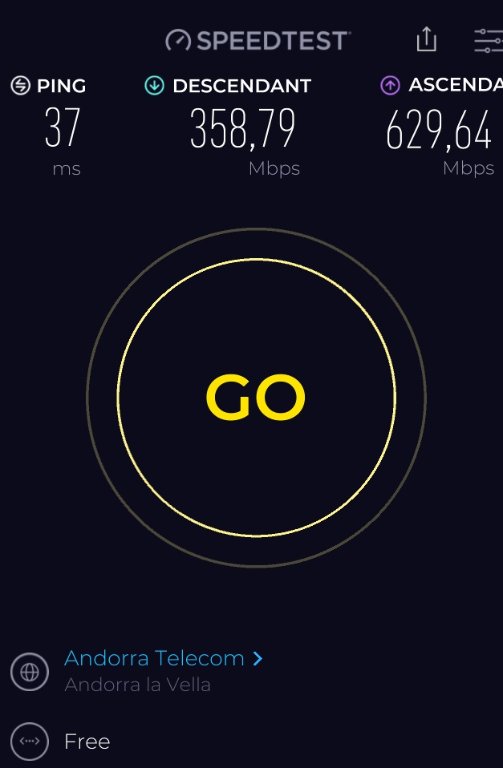 resultat direct speed test 4 appli relié directement à la box RJ 45 cat 8 1 seul RJ 45 à la box autre serveur.jpg